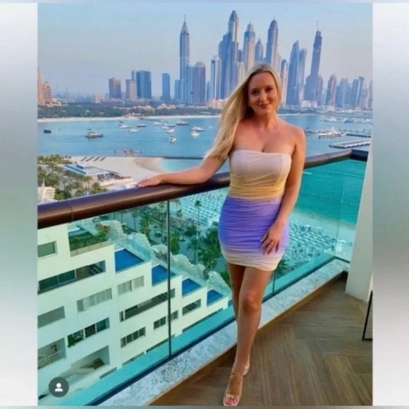 Elegant Strapless Gradient Dress - Picture 3 of 11